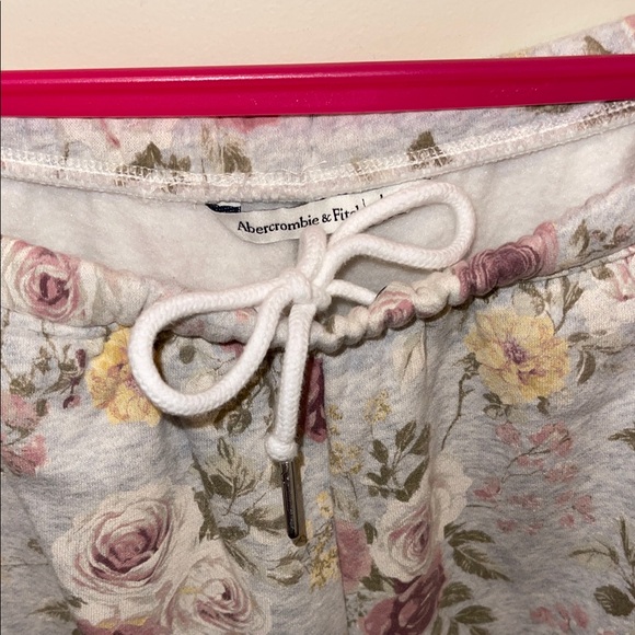 Abercrombie & Fitch Floral Joggers - - Picture 6 of 7